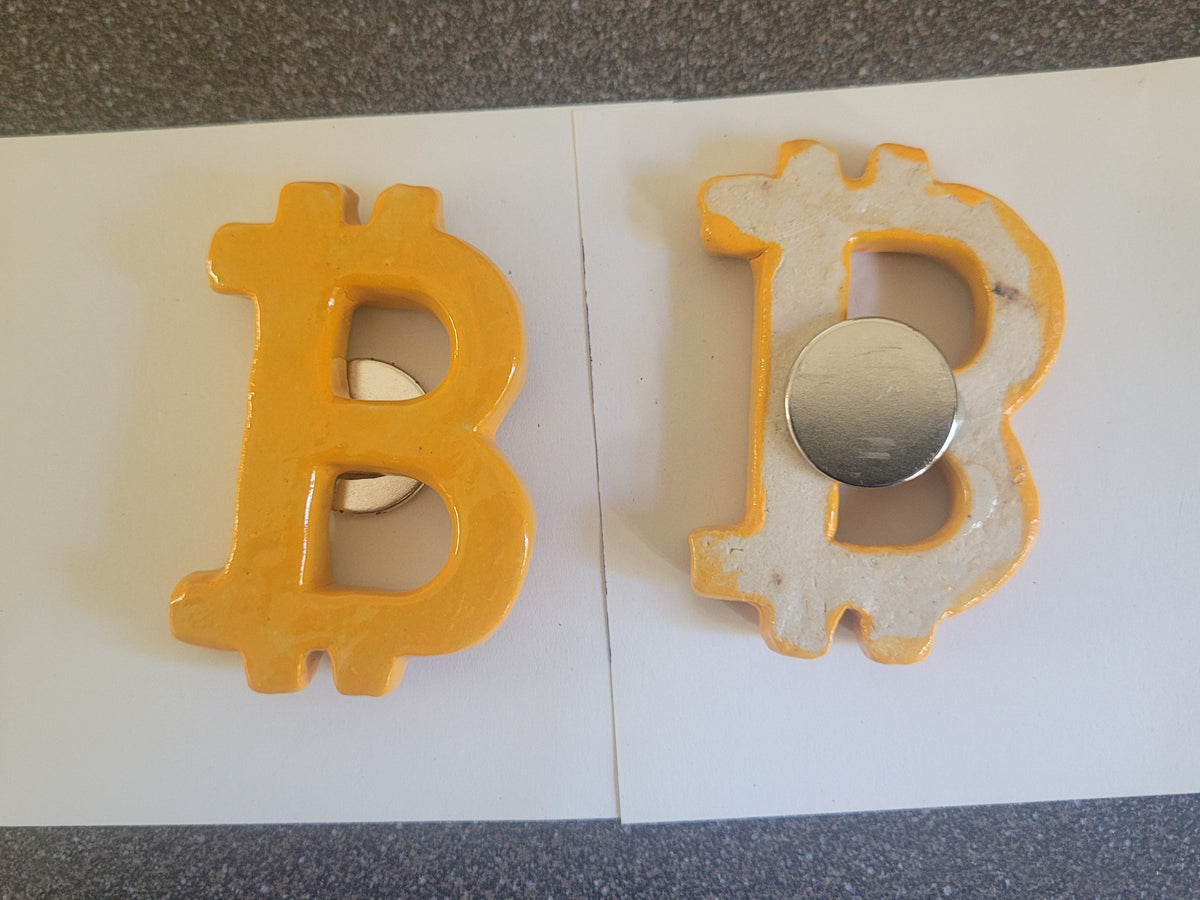 Bitcoin ฿ aus Ton mit Magnet
