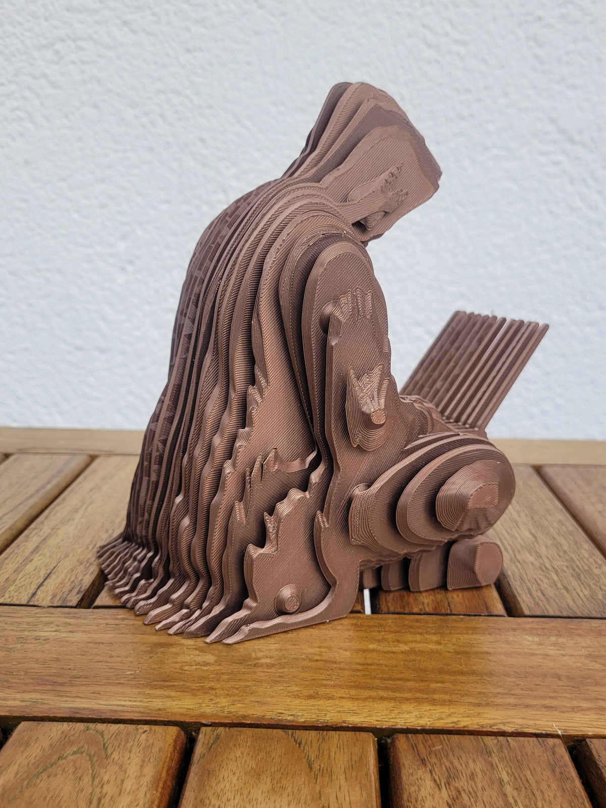 Statue "Ghost of Satoshi" in Metalloptik