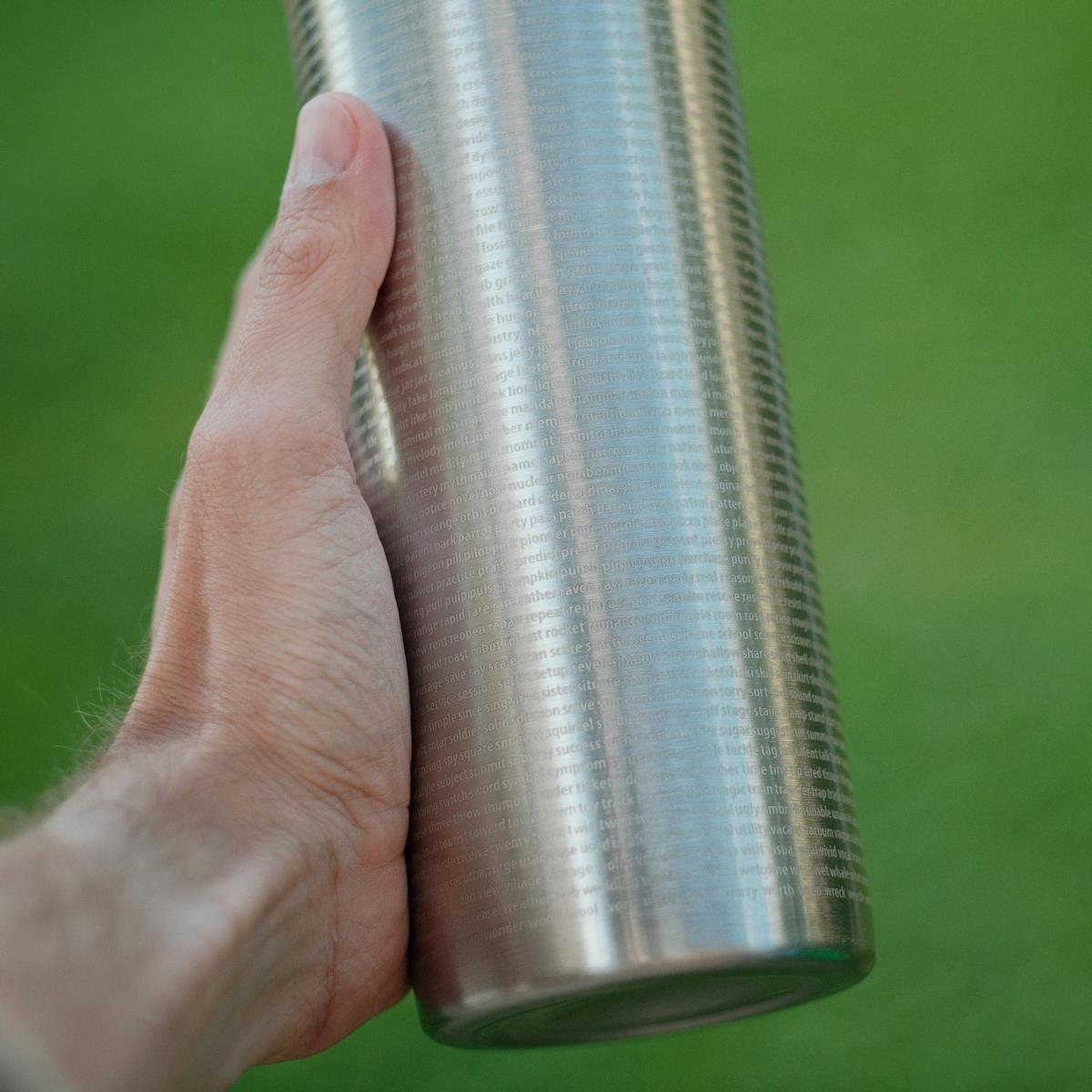 Thermosflasche mit BIP39 Wortliste, gelasert