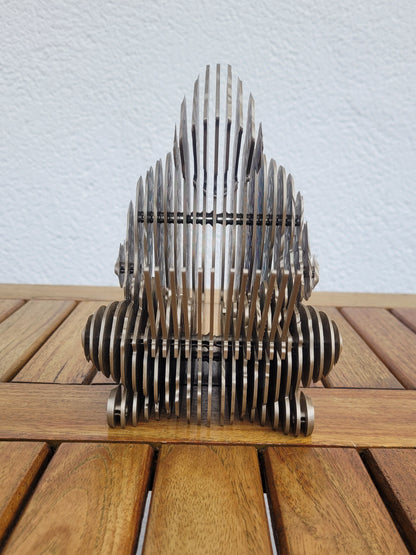 Statue "Ghost of Satoshi" in Metalloptik