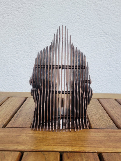 Statue "Ghost of Satoshi" in Metalloptik